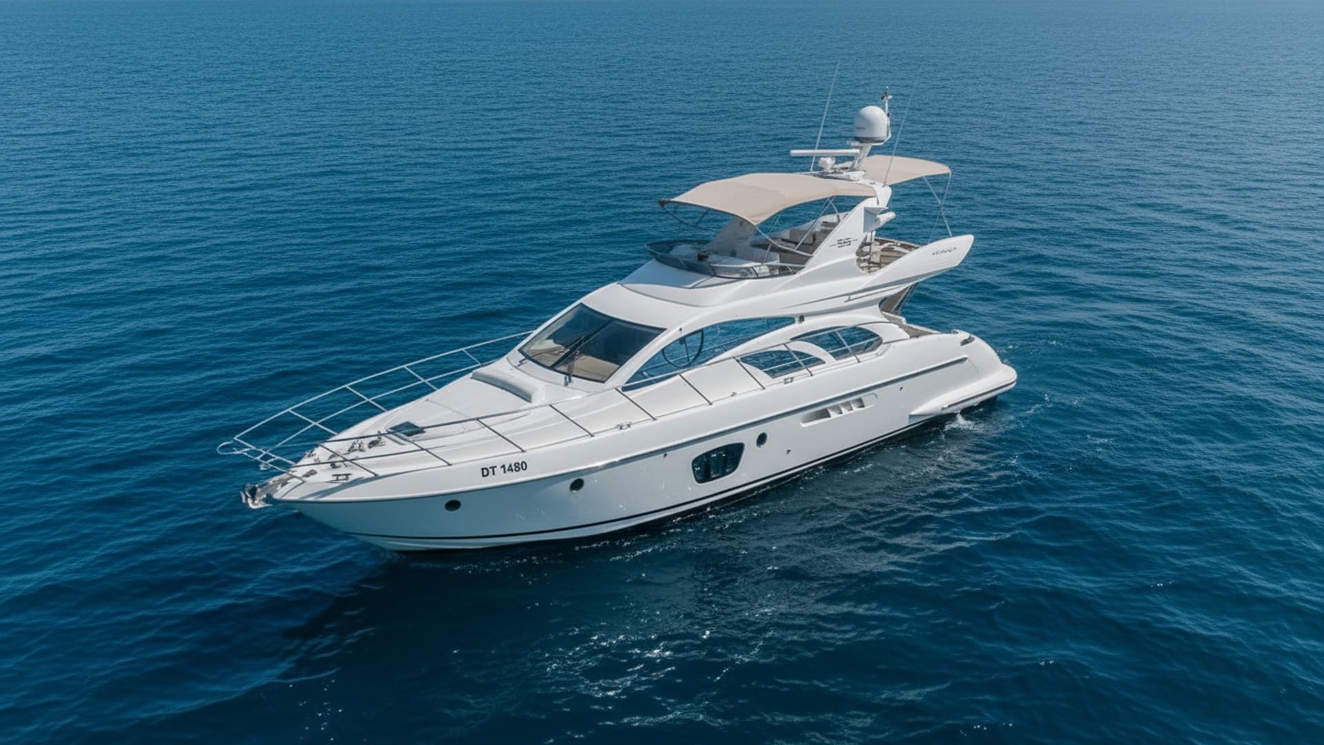 Вид с воздуха на Moonlight Seeker 55 ft в Дубай Марине